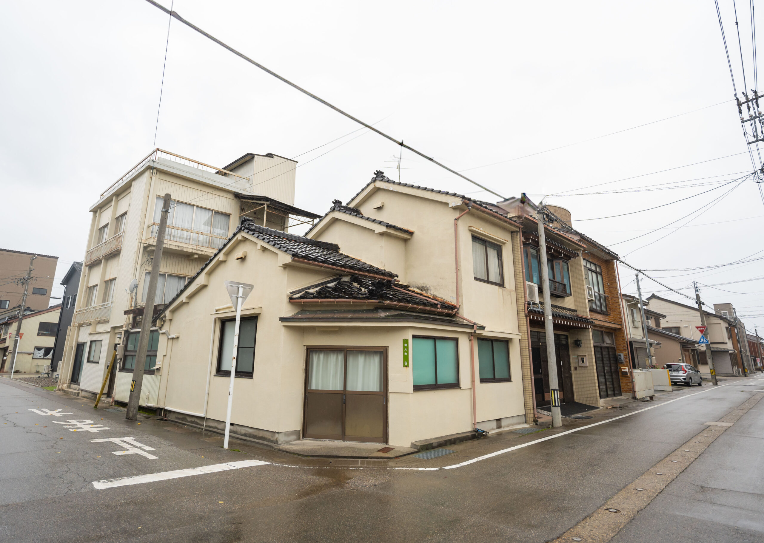 House, 4-min walk to station, Toyama