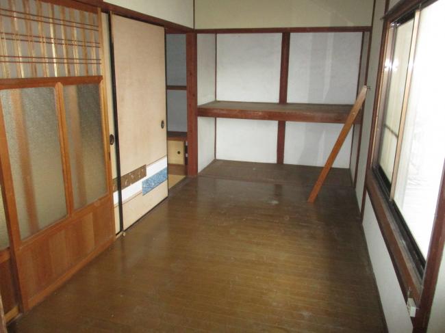 1950s wood house, 15-min walk to station, Okayama