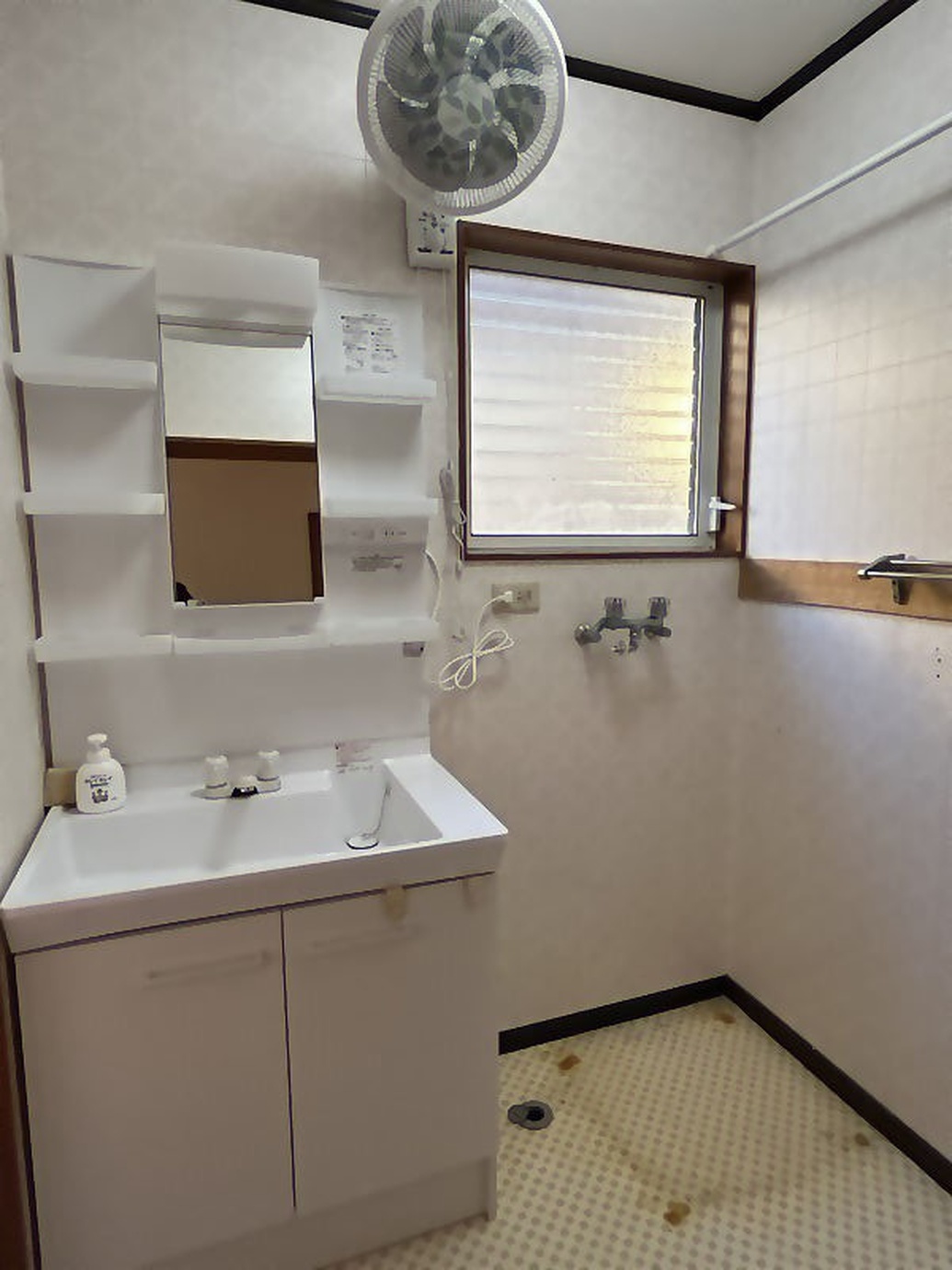 1990s wood house, 20-min walk to station, Fukui