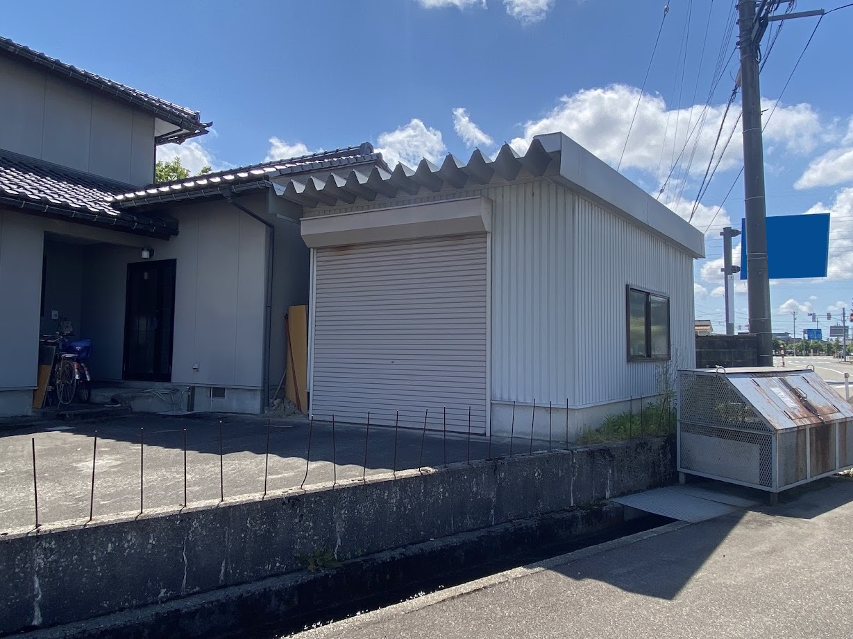 1990s wood house, 15-min walk to station, Toyama