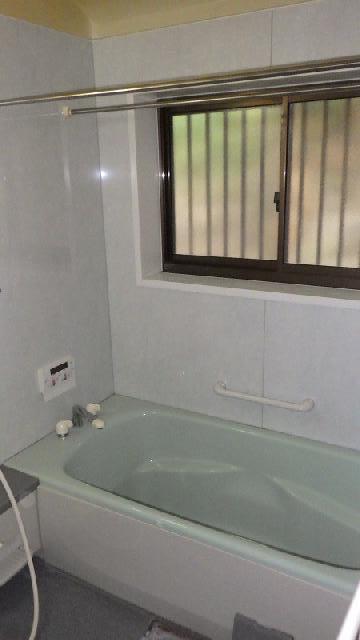 1970s wood house, 19-min walk to station, Nagasaki