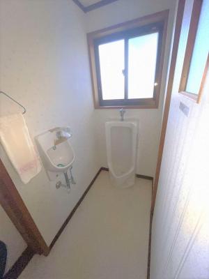 1960s wood house, 16-min walk to station, Shimane
