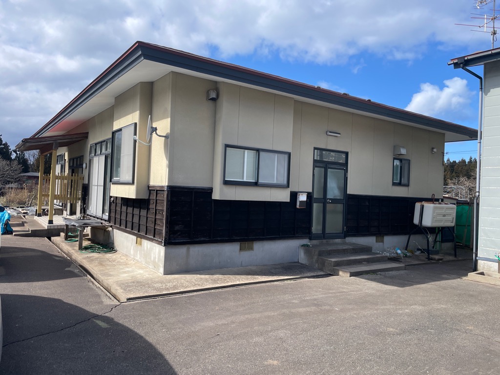 1990s wood house in Akita