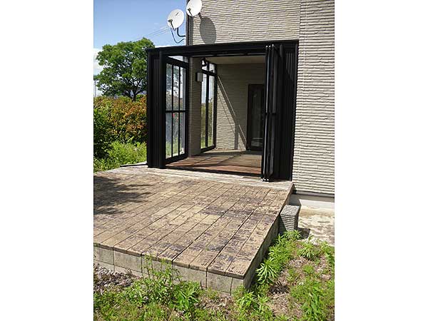 2000s wood house on a large plot in Iwate