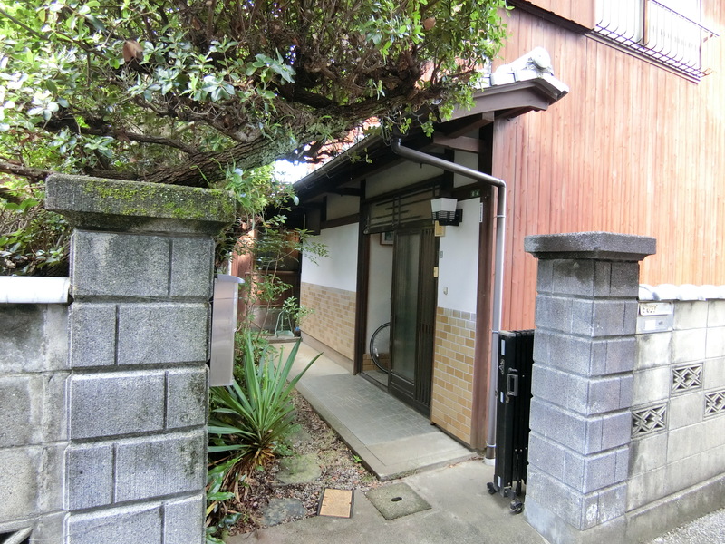 1960s wood house in Kochi