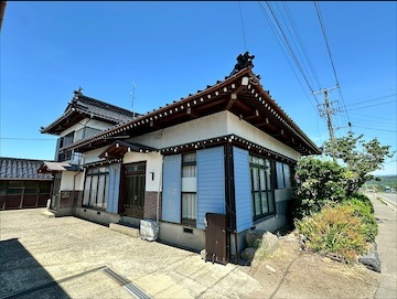 1970s house, 17-min walk to station, Akita