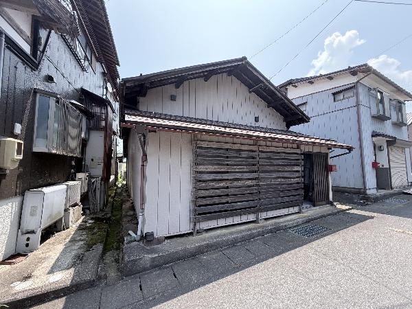 Wood house in Aga