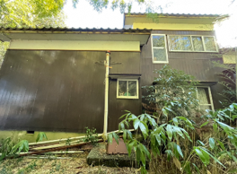1970s wood house on a large plot in Niigata