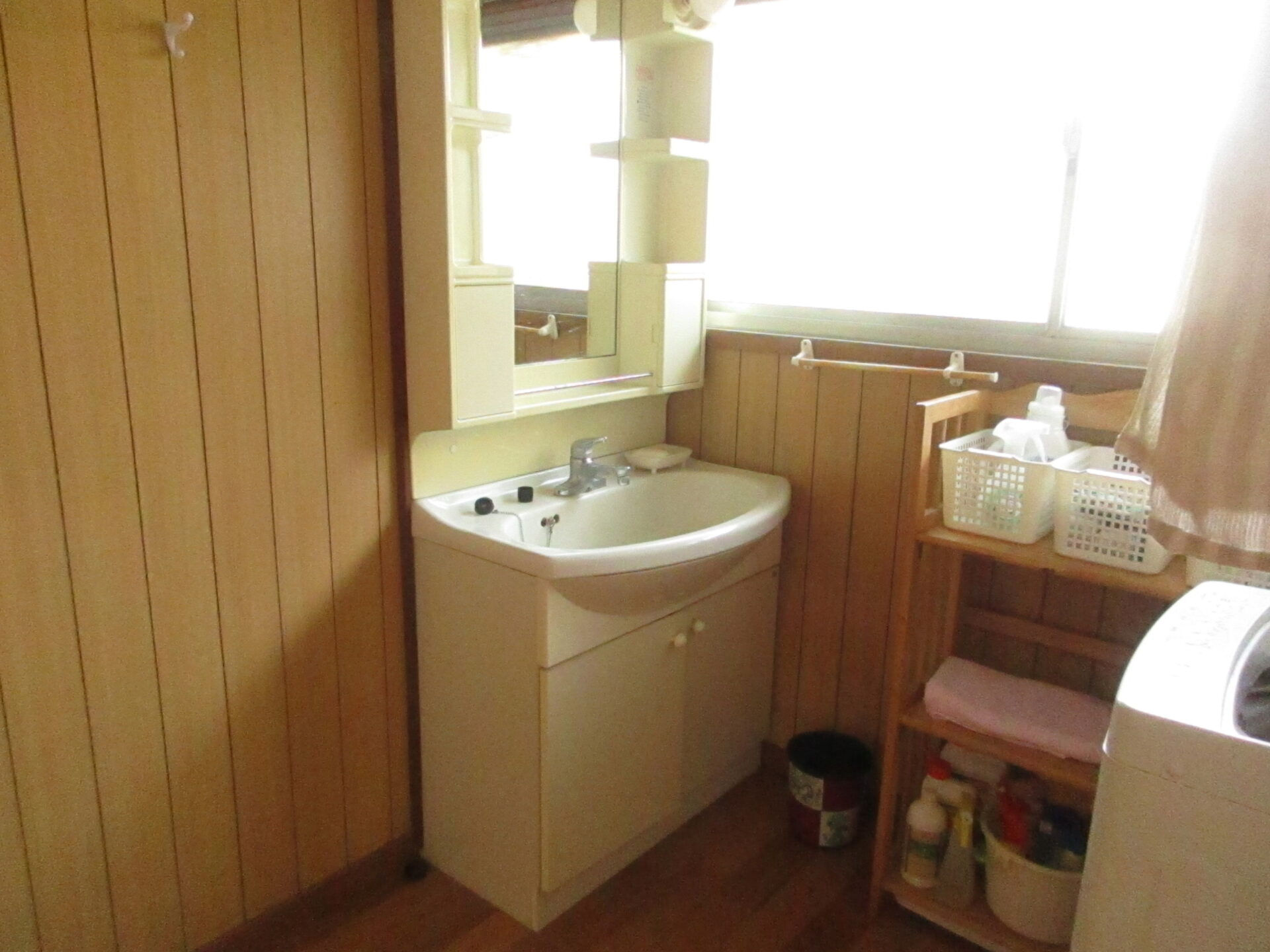 1970s wood house with storehouses in Shizuoka