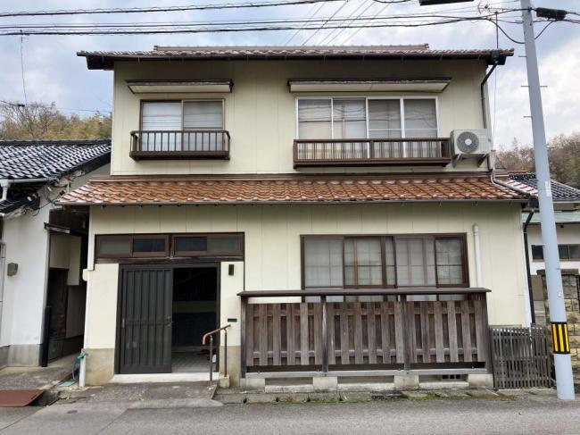 1960s wood house, 1-min walk to station, Shimane