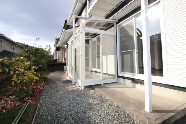 1990s wood house, 8-min walk to station, Mie