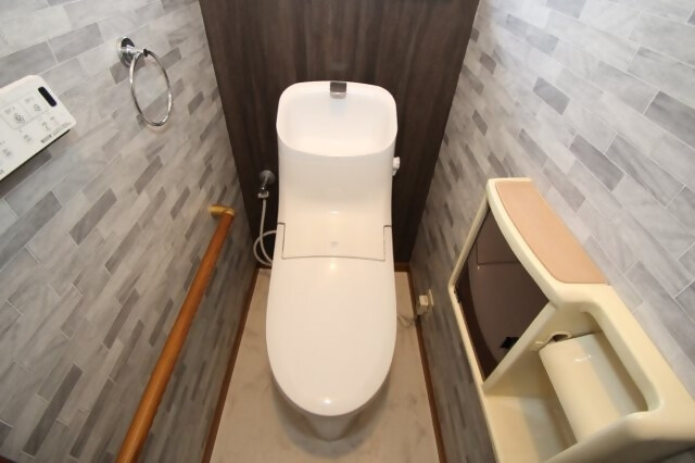 1990s wood house, 8-min walk to station, Mie