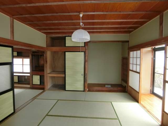 1950s wood house, 11-min walk to station, Akita
