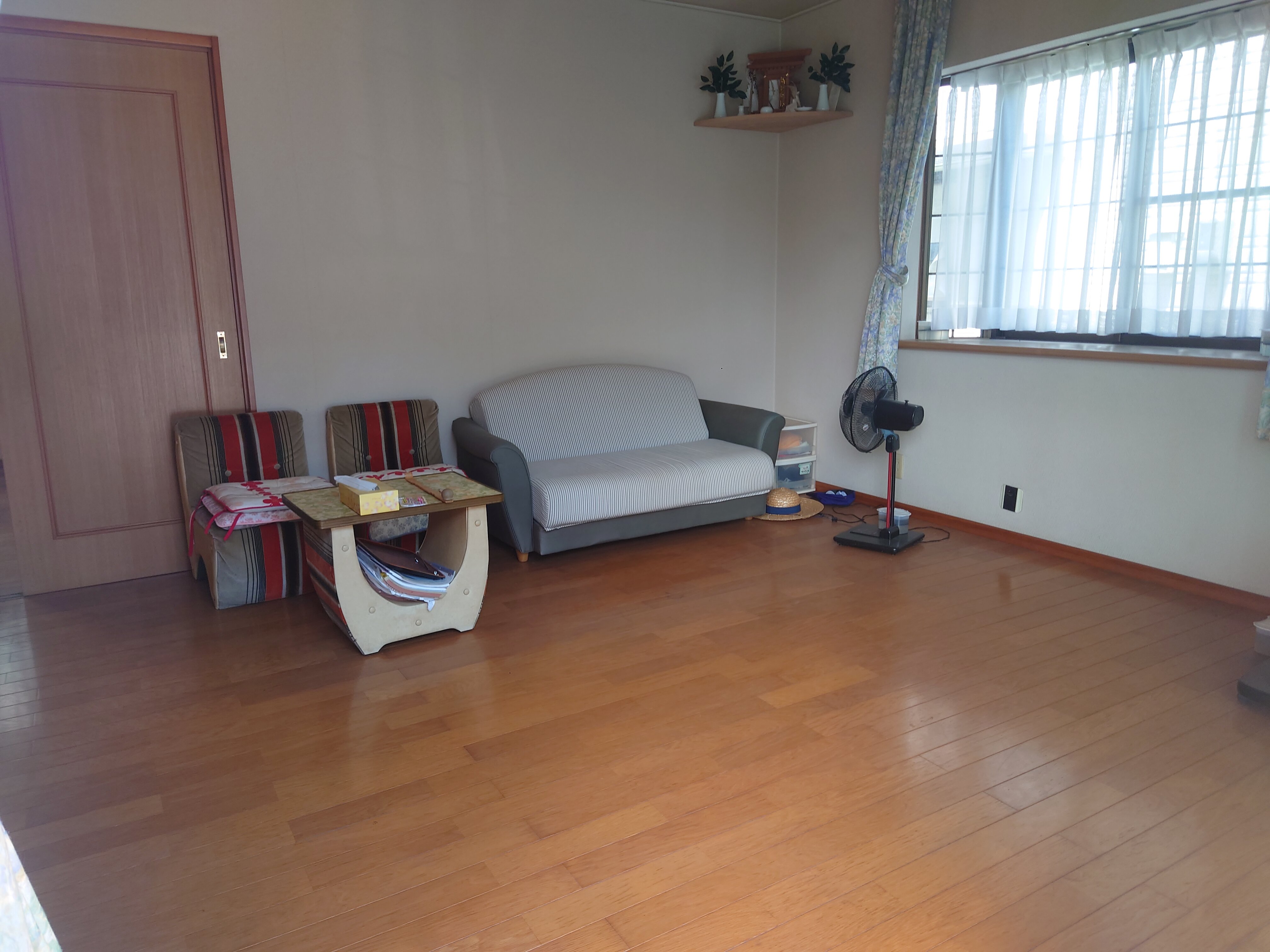 1990s wood house, 19-min walk to station, Okayama