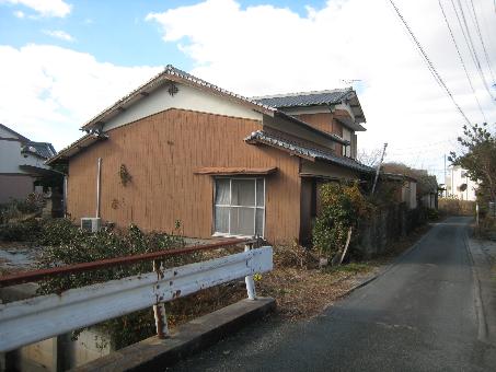 1970s house with storehouses in Fukuoka