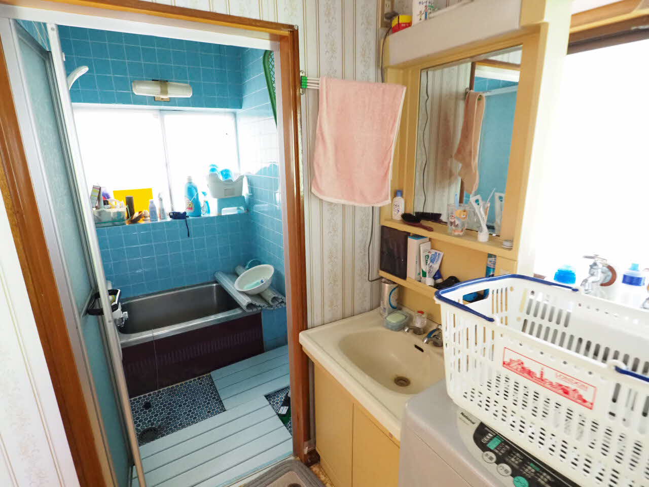 1980s wood house, 12-min walk to station, Iwate