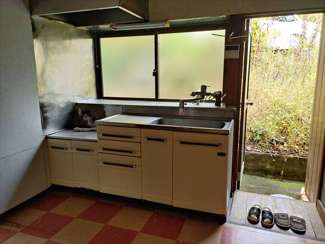 1970s wood house, 10-min walk to station, Nagano