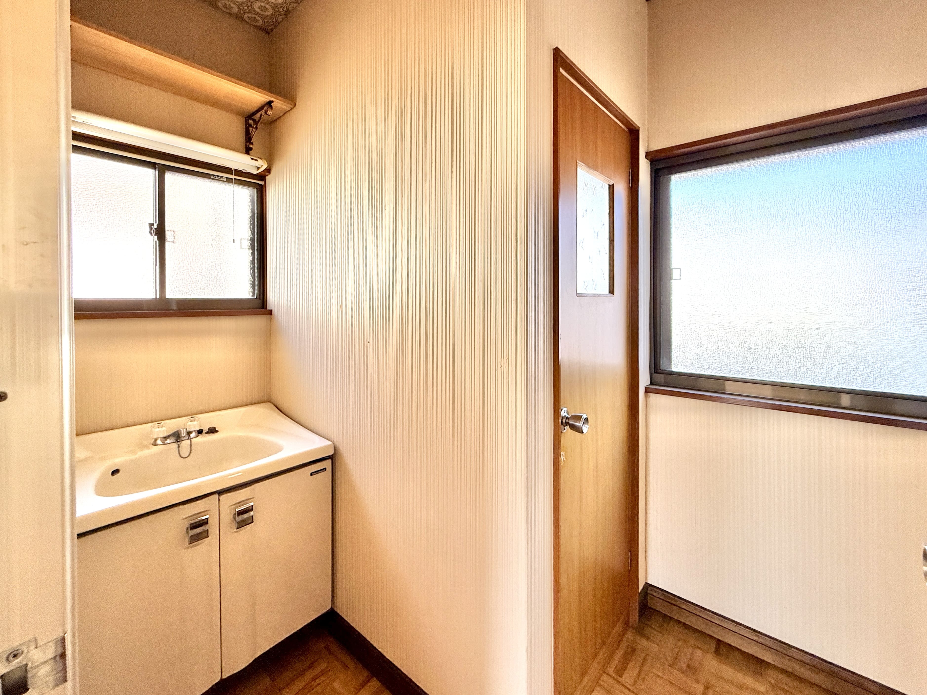 1980s wood house, 9-min walk to station, Nagano