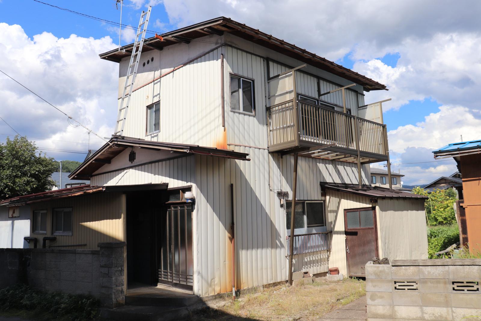 1970s house, 1-min walk to station, Yamagata