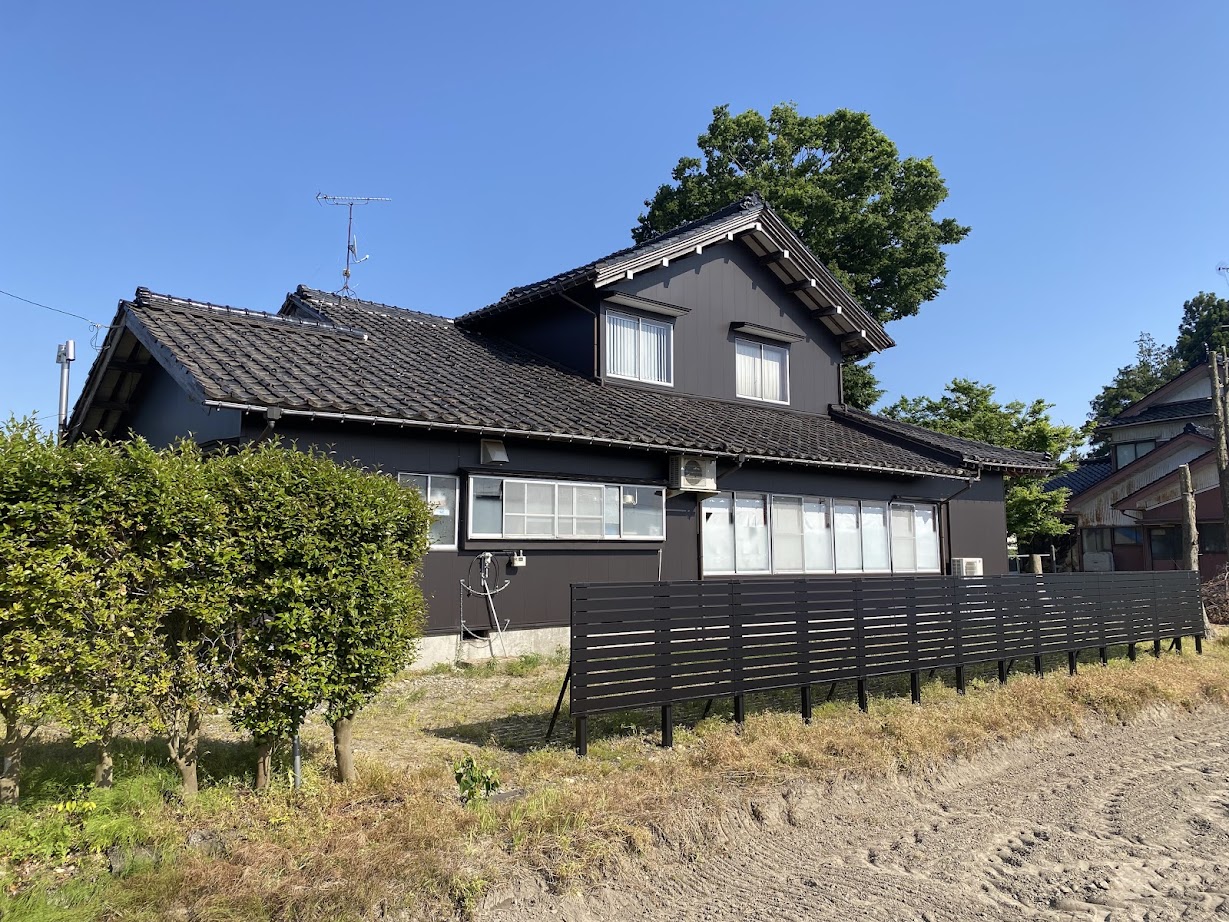 1970s wood house, 13-min walk to station, Toyama