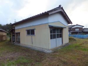 1970s wood house with storehouses in Niigata