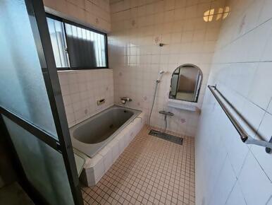 1990s wood house, 7-min walk to station, Kagawa