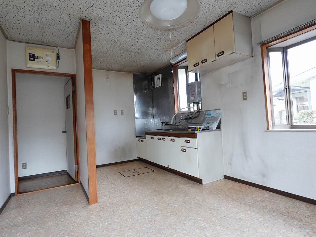 1980s steel-frame house, 17-min walk to station, Nagano