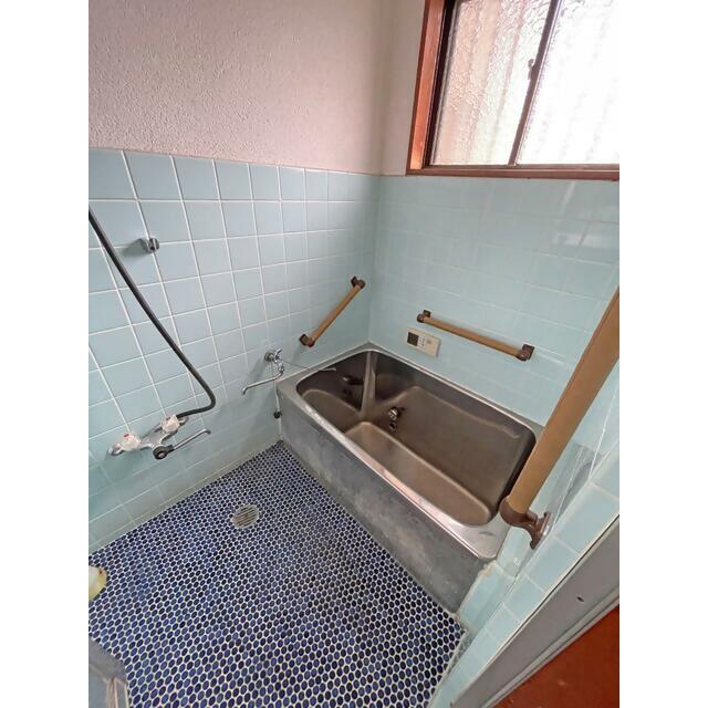 1970s wood house, 15-min walk to station, Mie