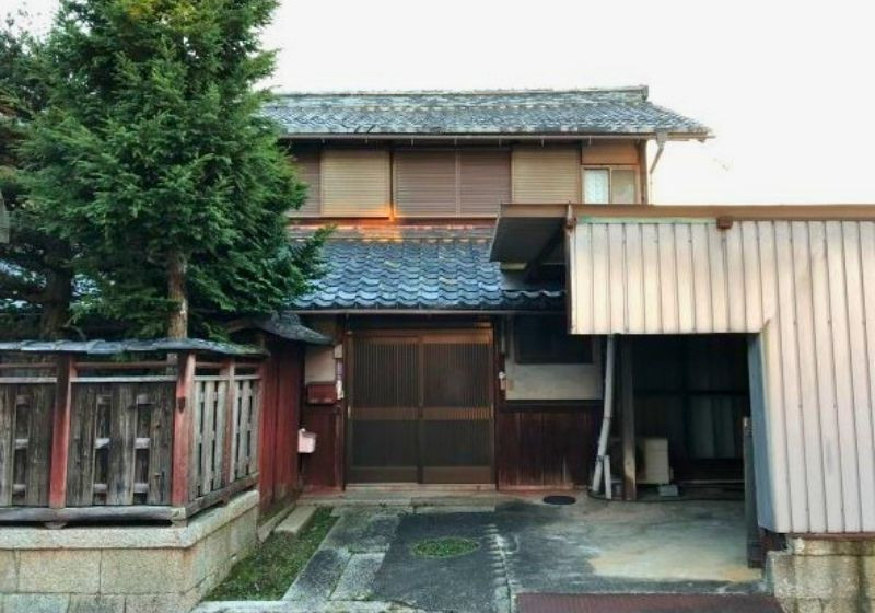 House with storehouses in Shiga