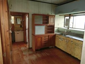 1980s wood house, 8-min walk to station, Kawanishi, Yusui