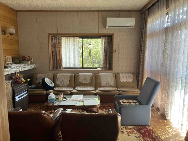 1970s wood house on a large plot in Tottori