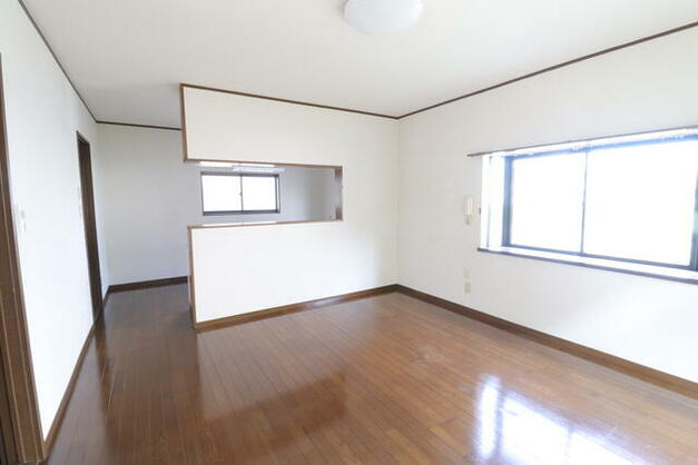 1990s wood house, 4-min walk to station, Kagawa