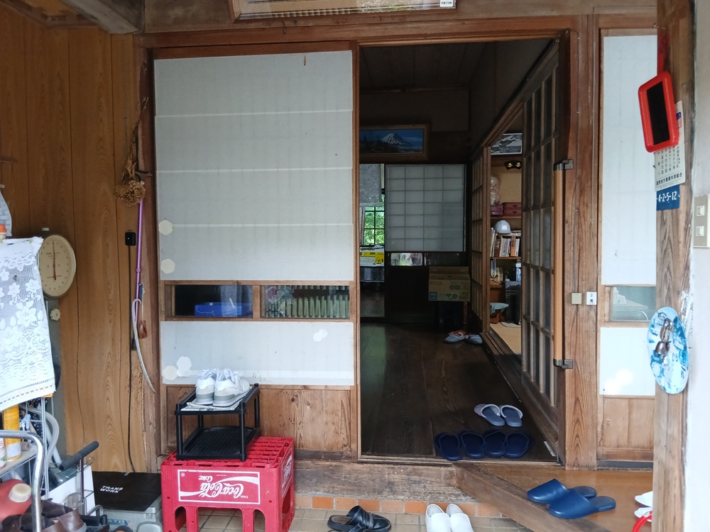1940s wood house on a large plot in Iwate