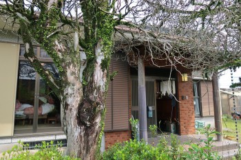 1980s house with outbuildings in Minamisatsuma, Kagoshima