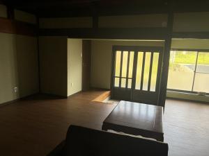 Wood house with storehouses in Niigata
