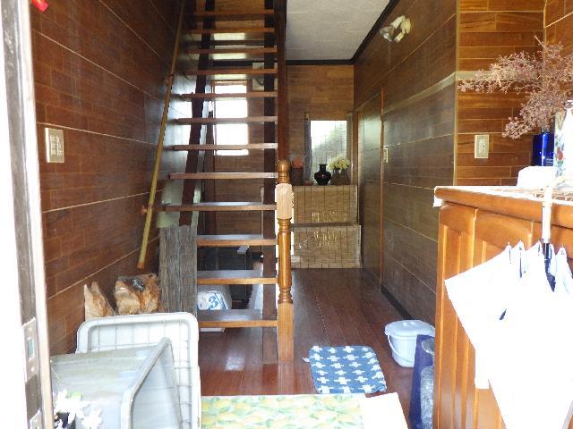 1970s wood house, 12-min walk to station, Nagasaki