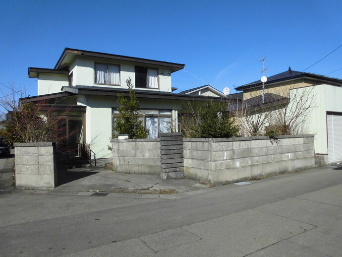 1970s wood house in Akita