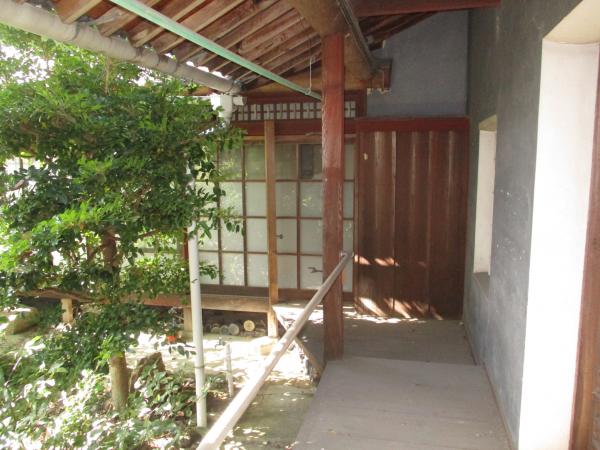 1900s wood house on a large plot in Okayama