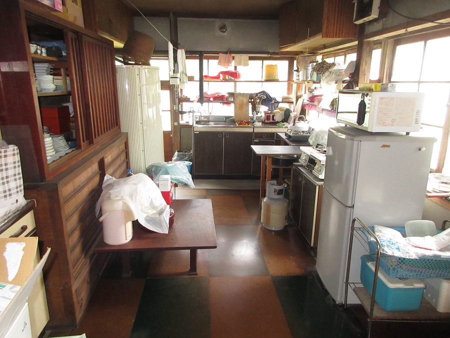 1960s wood house, 12-min walk to station, Iwate