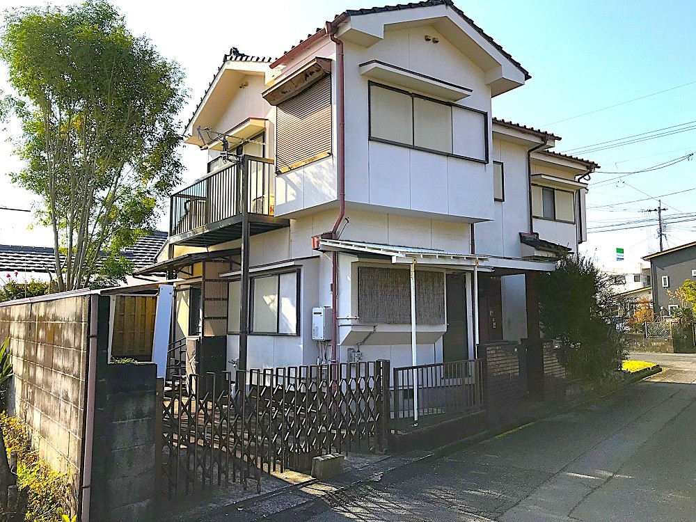 1980s wood house near the coast in Ibusuki, Kagoshima