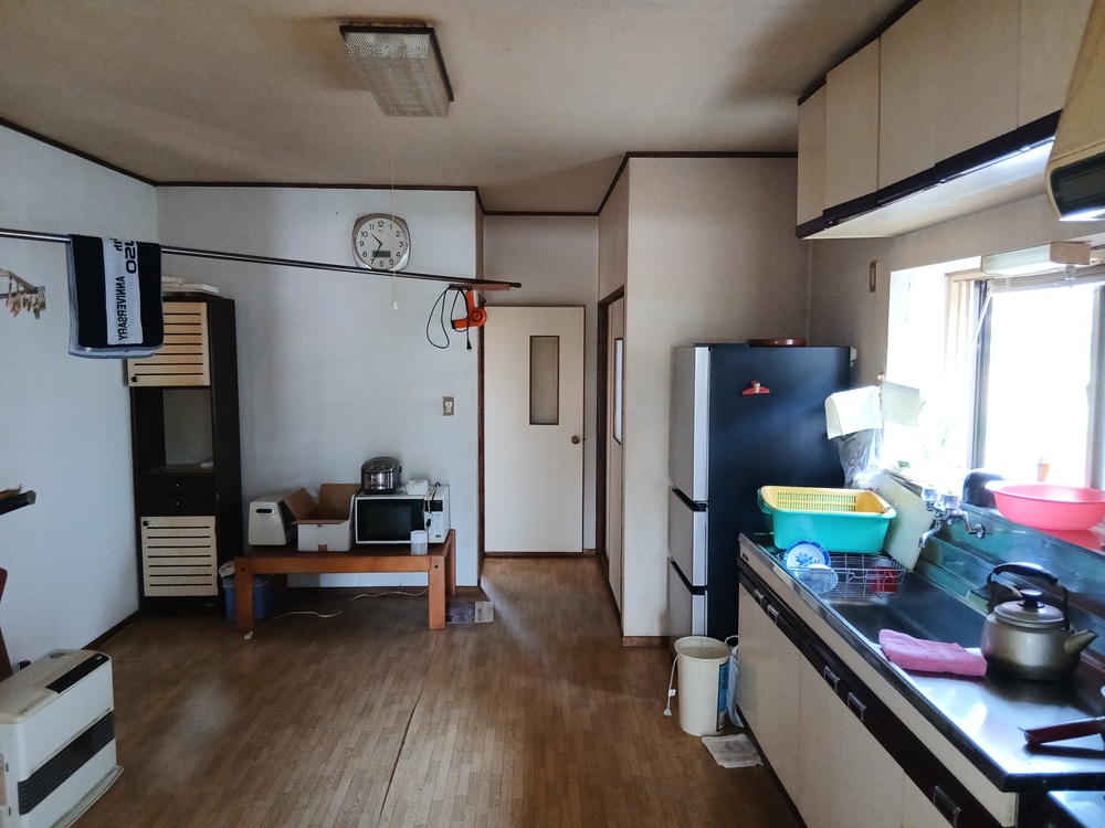 1980s wood house, 10-min walk to station, Iwate