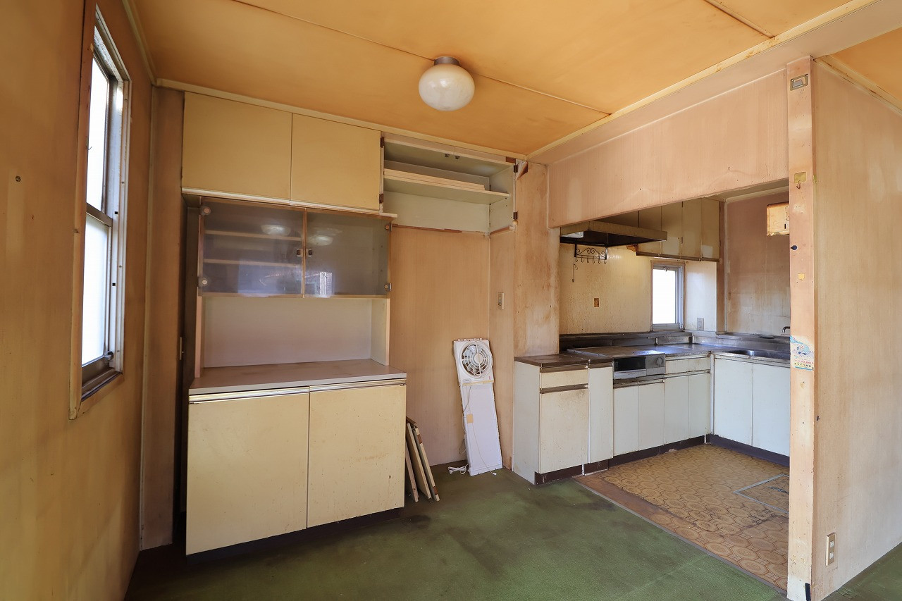 1970s steel-frame house, 11-min walk to station, Tochigi