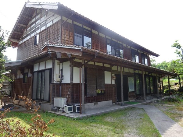 2000s house on a large plot in Shimane