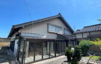 1960s wood house, 19-min walk to station, Toyama
