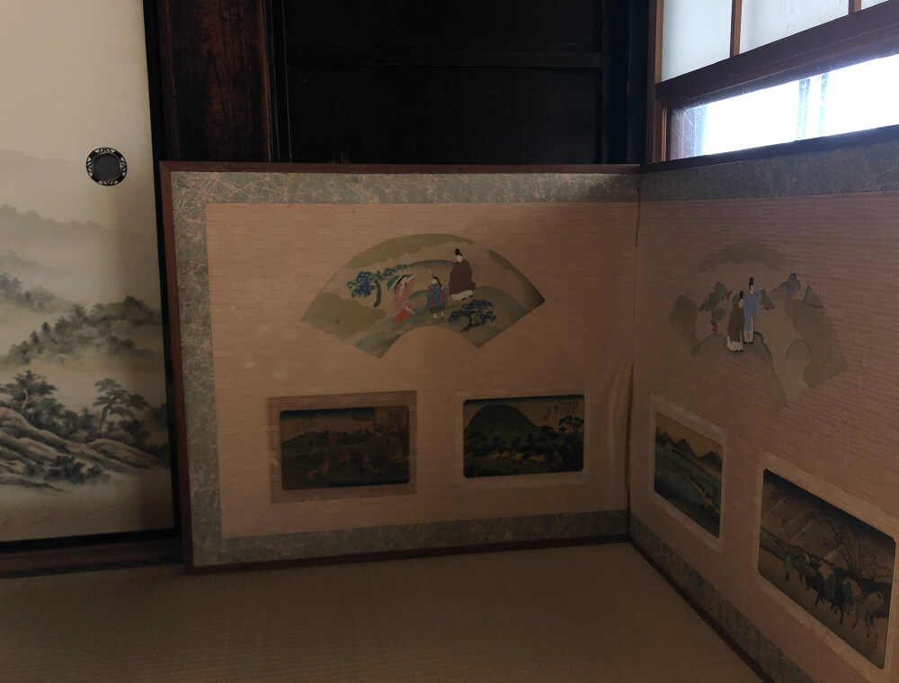 Wood house with storehouses in Shiga