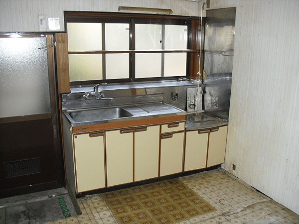 1960s wood house on a large plot in Iwate