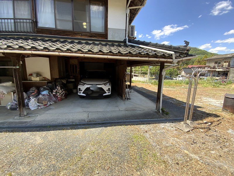 1950s wood house with storehouses in Yamaguchi