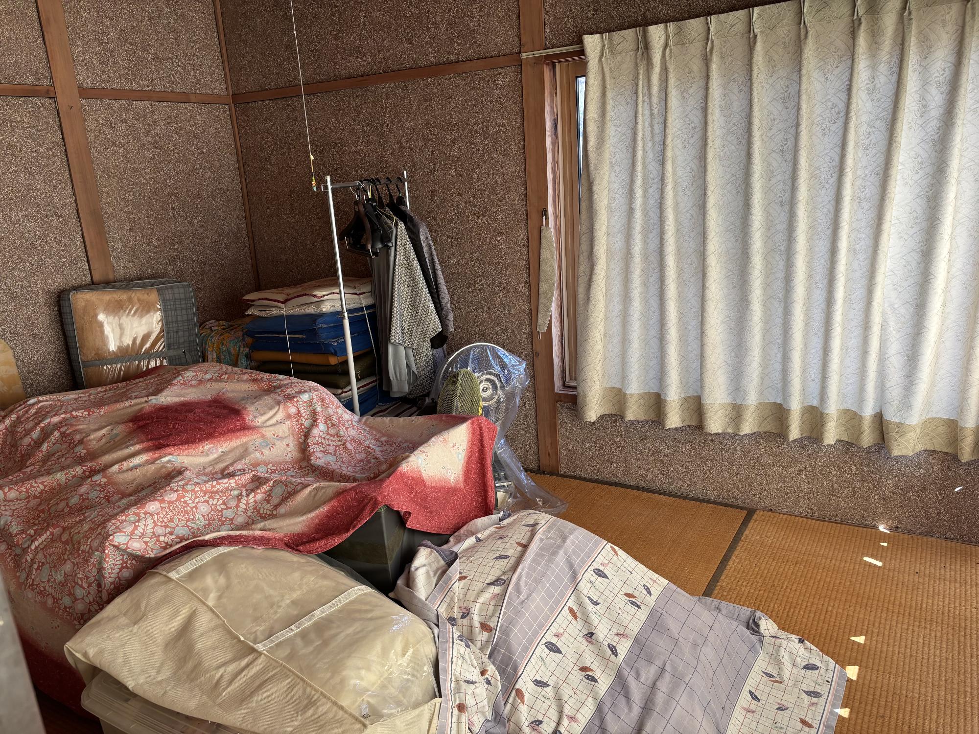 1960s wood house on a large plot in Nagano