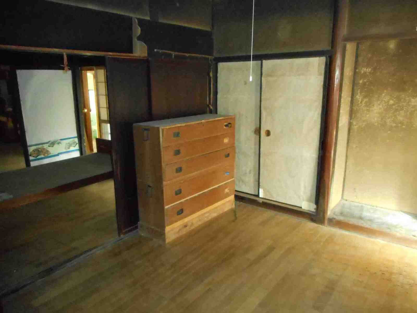 1960s house, 20-min walk to station, Hyogo