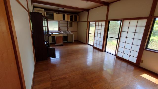 1980s wood house on a large plot in Iwate